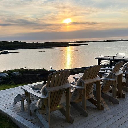A unique seafront Villa in the heart of Lofoten Bostad Extérieur photo