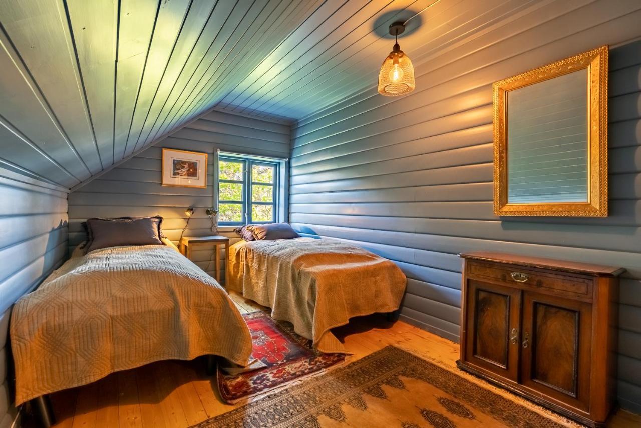 A unique seafront Villa in the heart of Lofoten Bostad Extérieur photo