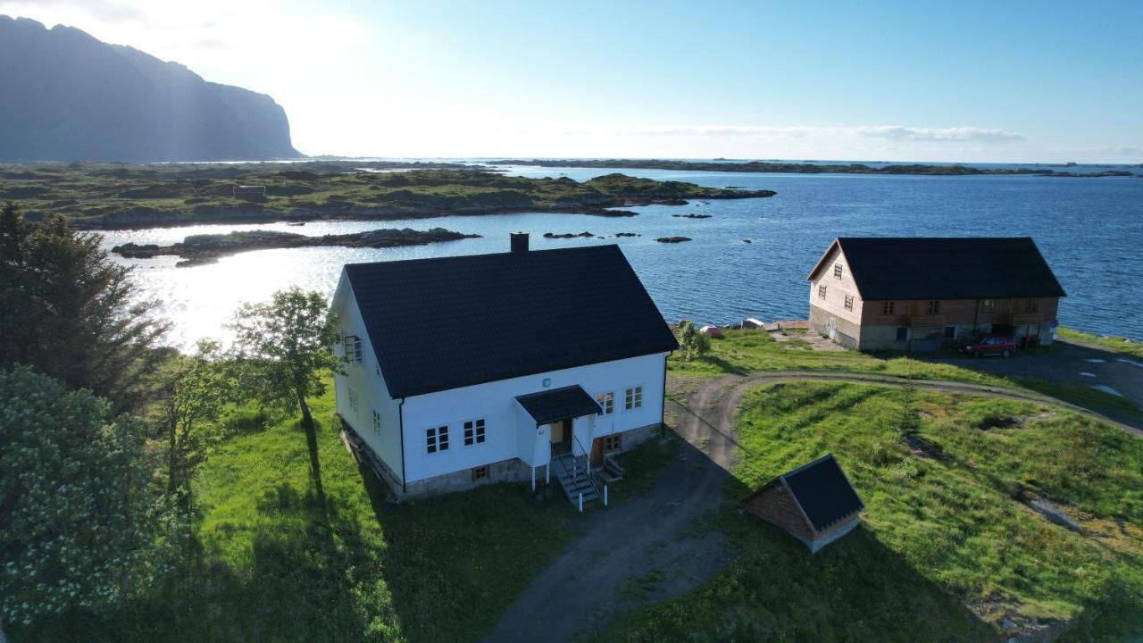 A unique seafront Villa in the heart of Lofoten Bostad Extérieur photo