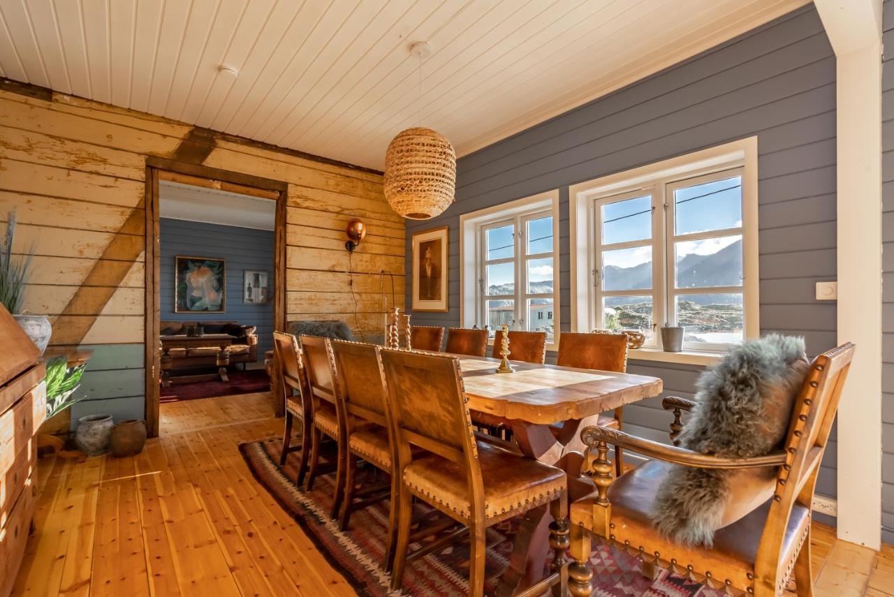 A unique seafront Villa in the heart of Lofoten Bostad Extérieur photo